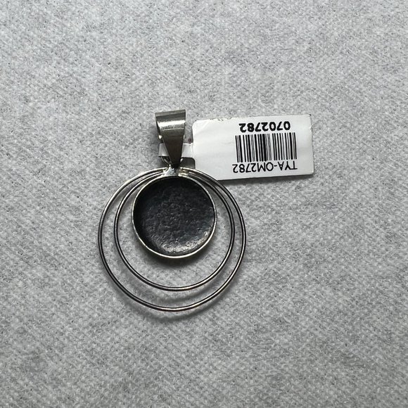 Sterling Silver Abeloni Shell Pendant - Picture 3 of 3